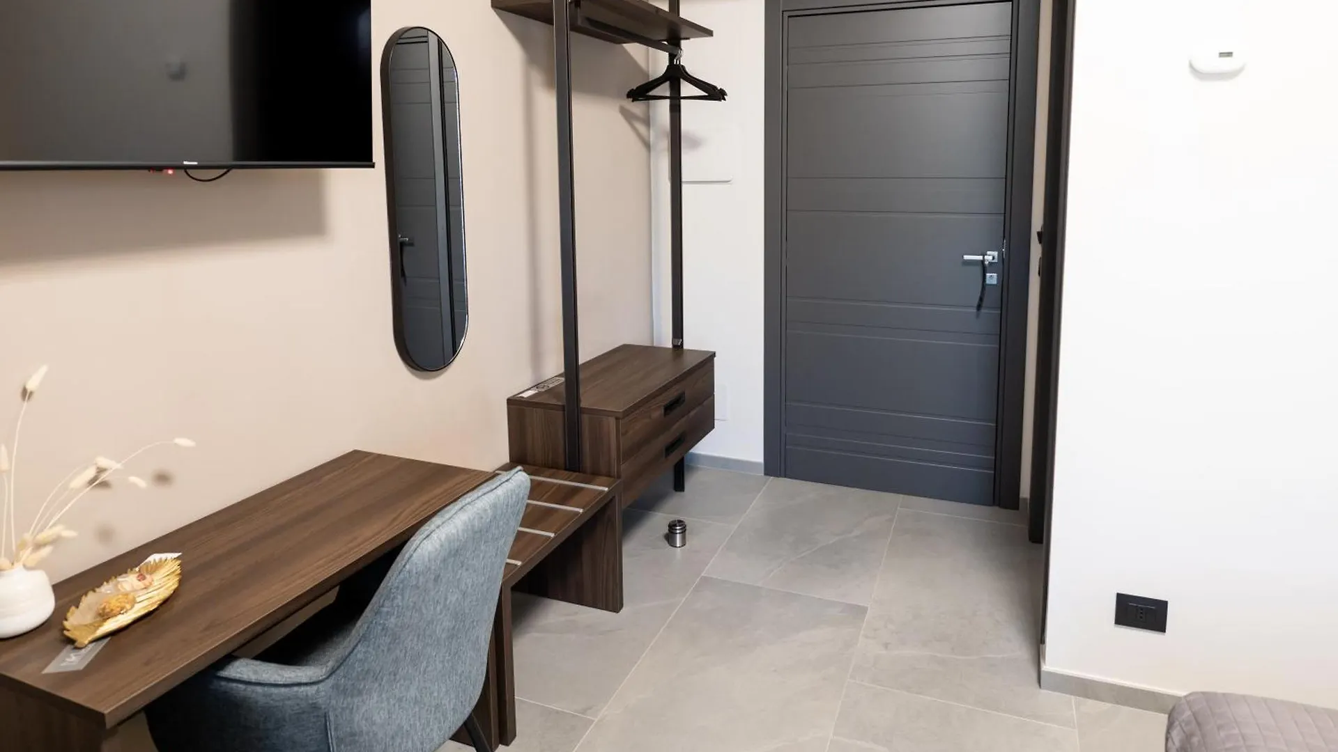 Mia Rooms B&B Μιλάτσο